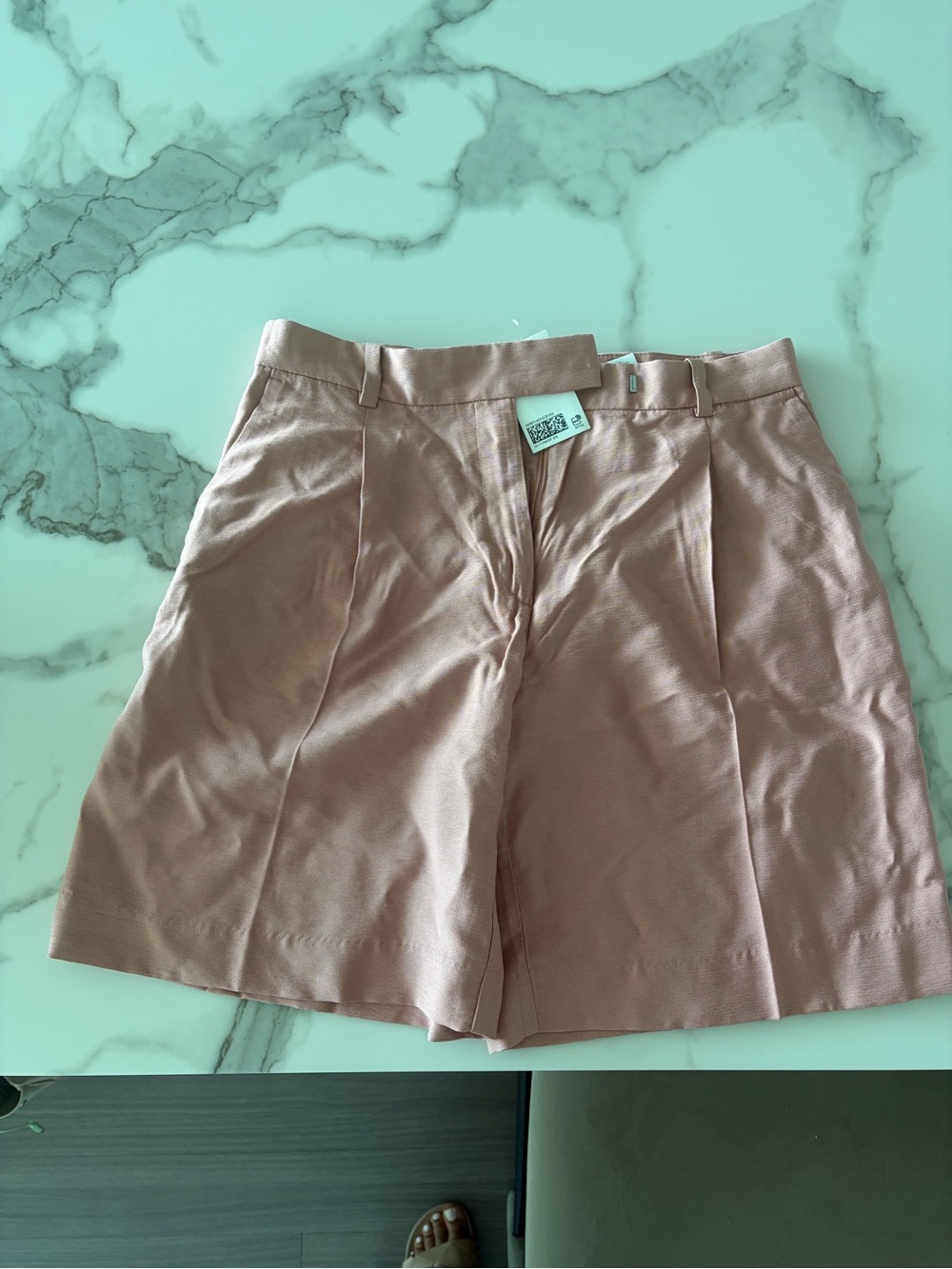 H&M Women's High-Rise Tailored Shorts in Dusty Pink